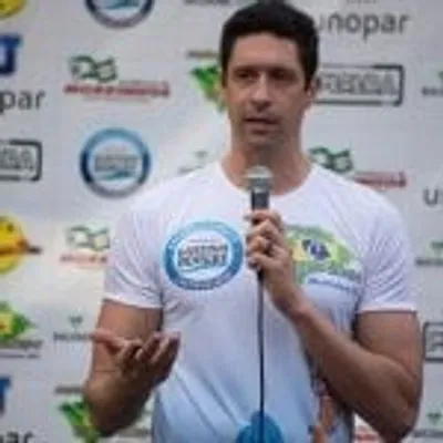 Retrato de Gustavo Borges
